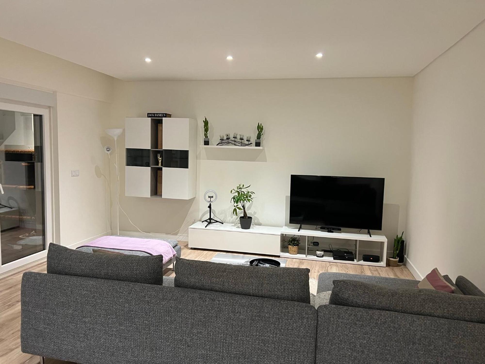 Modern Big With Balcony In New * Montijo