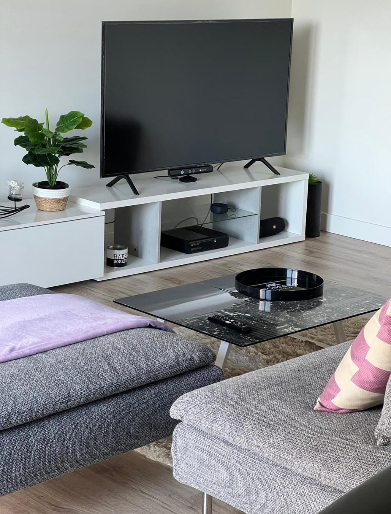 Modern Big With Balcony In New Homestay *