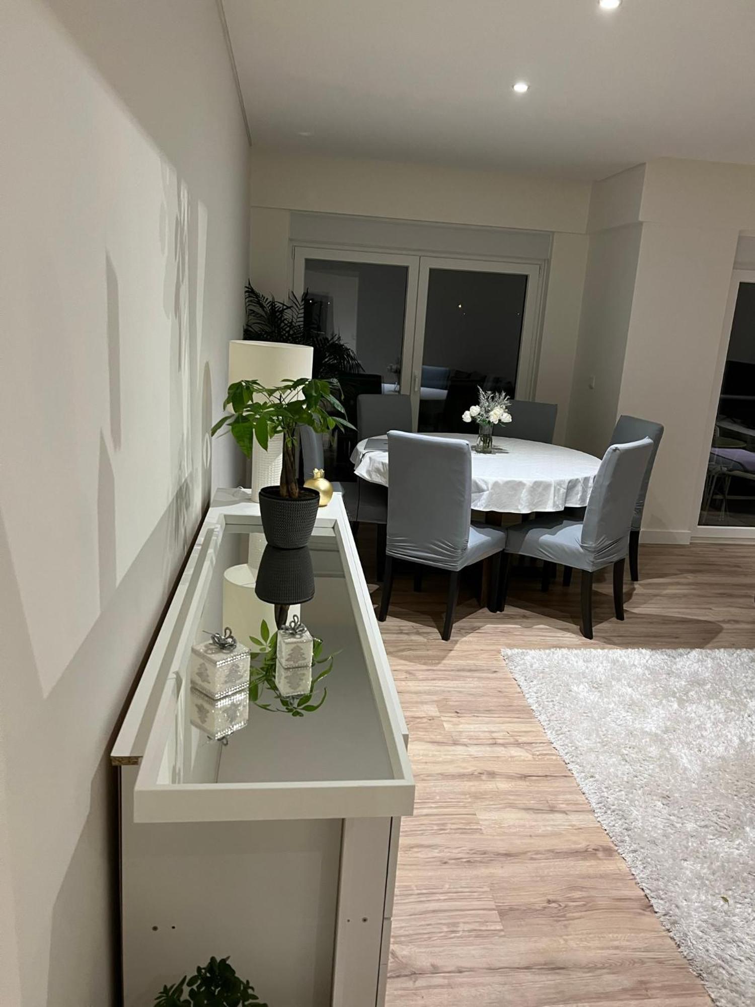 Modern Big With Balcony In New Homestay